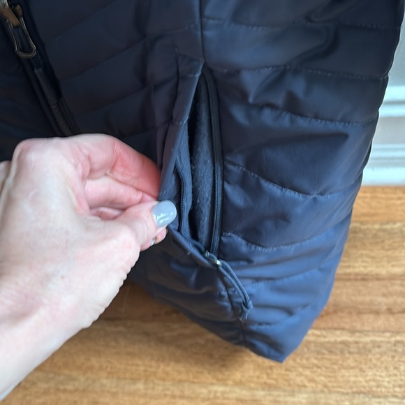 Women’s North Face Coat - Picture 4 of 6